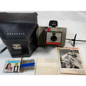 Vintage Polaroid THE SWINGER Model 20 Land Camera w/ Carry Case & Bulbs UNTESTED